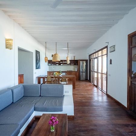 Beachfront Turtle House With Private Pool Zanzibarhouses Ківенґва Екстер'єр фото