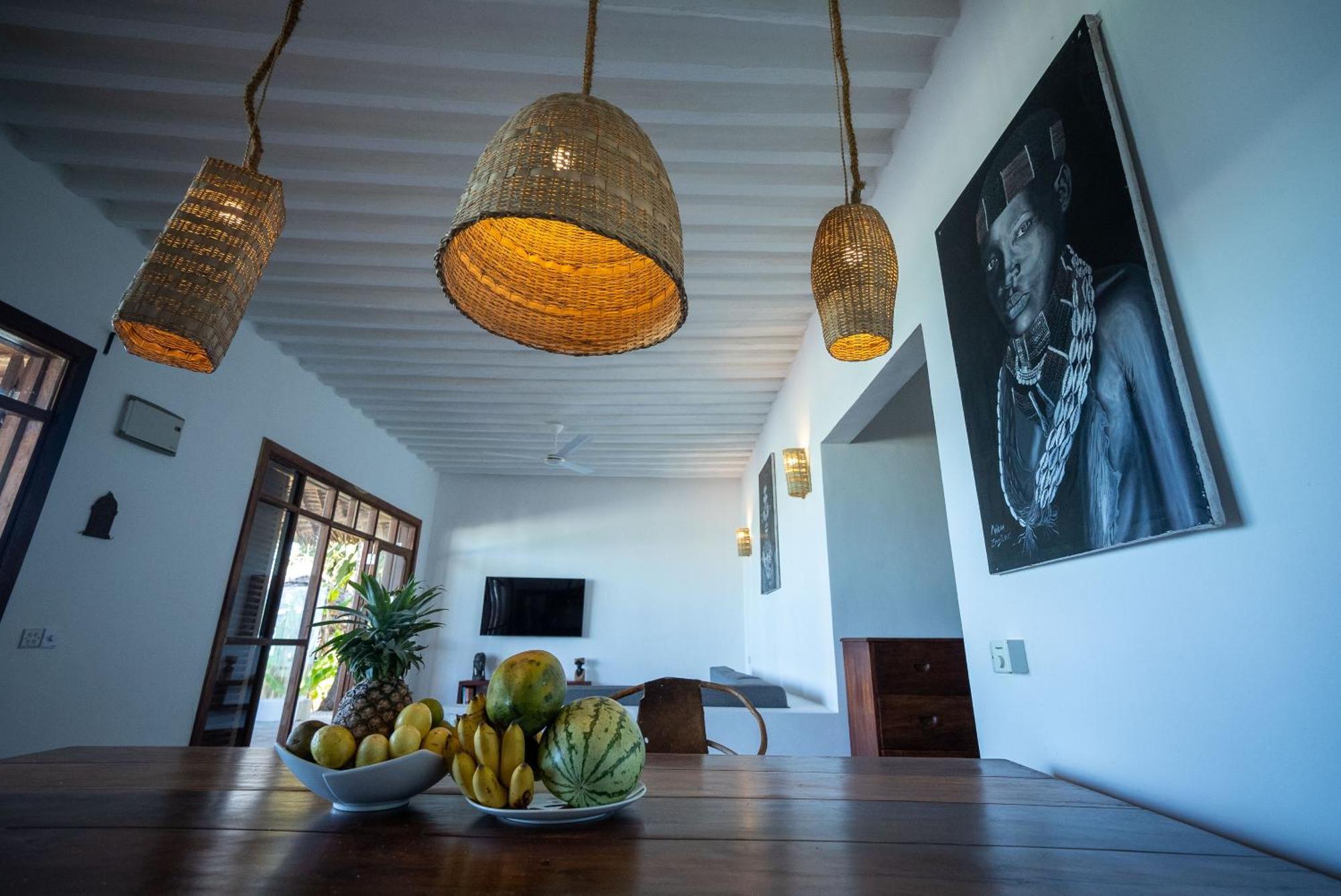 Beachfront Turtle House With Private Pool Zanzibarhouses Ківенґва Екстер'єр фото