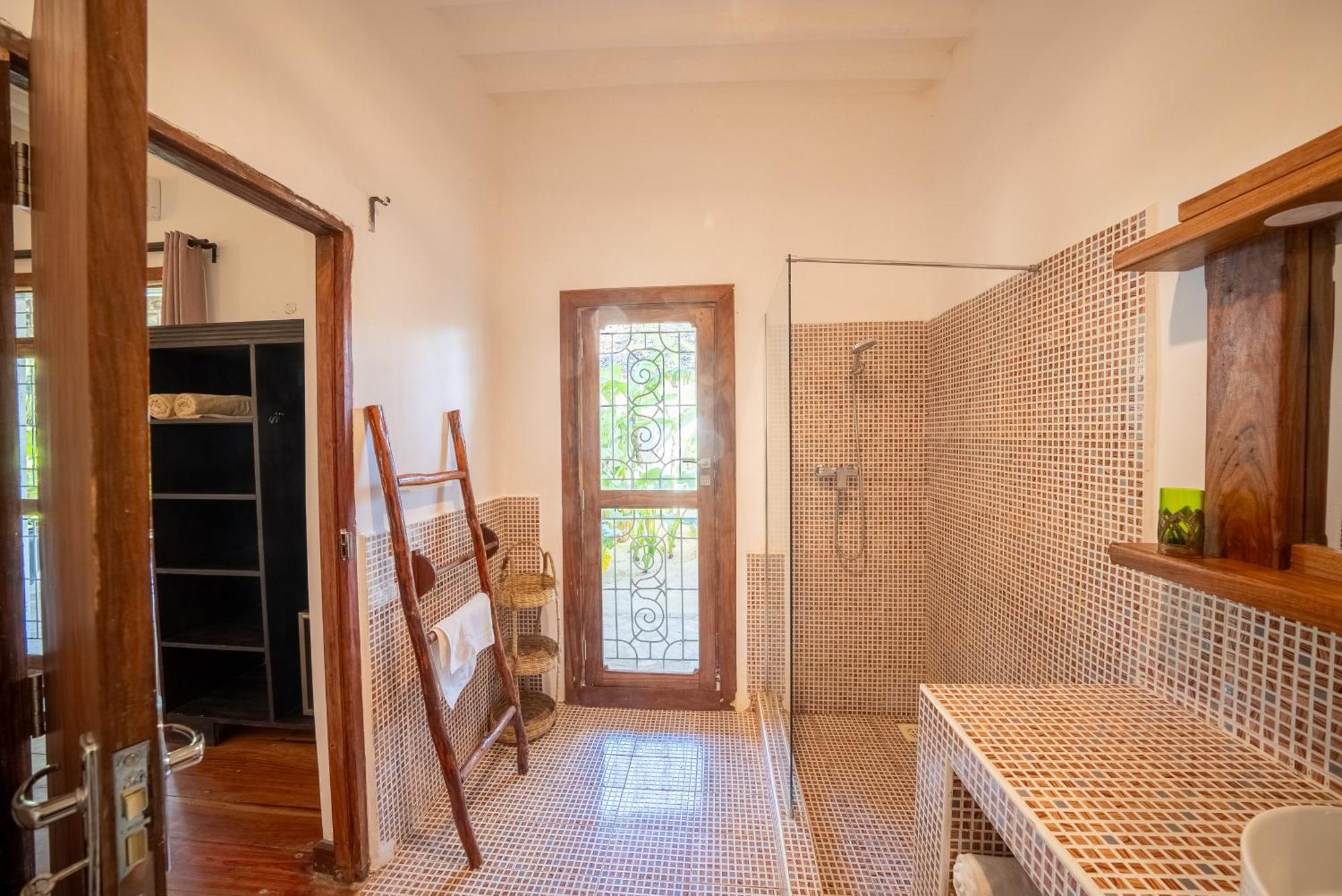 Beachfront Turtle House With Private Pool Zanzibarhouses Ківенґва Екстер'єр фото